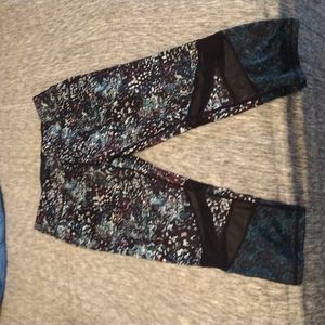 GAIAM crop leggings size Large